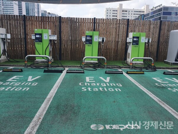 서울시가 전기차와 전기차 충전소를 확대할 계획이다. 사진=신일영기자