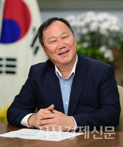 김인호 서울시의회 의장. 사진=시사경제신문