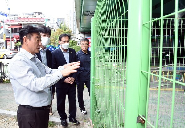 김동근 의정부시장, 시민에게 다가가는 ‘현장 시장실’ 통해 가능동 민원현장 방문 모습의정부시청