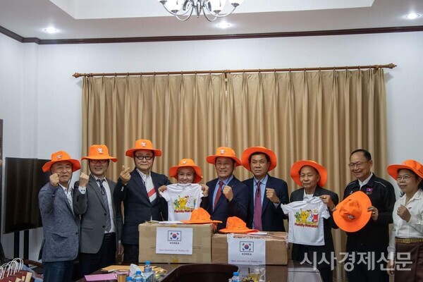 The signing ceremony was attended by officials from the Goyang Sports Council, with Chairman Ahn Oun Seob at the forefront, Vice Chairman Jung Yeon Man, Director Kim Dae Yoon, Sports Specialist Committee Member Kang Seok Hwan, and Manager Bae Sung Cheol. In addition, Mr. Sengphone Phonamath, Chairman of the National Olympic Committee of Laos under the Ministry of Education and Sports, and other staff members were present at the ceremony. (Photo: Journalist Kang Seok Hwan)