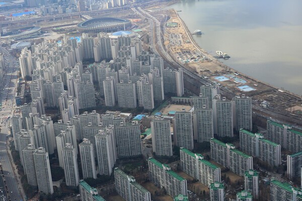  정부가 인구가 100만명 이상인 특례시의 건설·건축 관련 권한을 확대하는 방안을 추진한다. 서울의 한 아파트 전경. 사진=시사경제신문