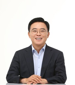 강서구가 ‘2024년 지방자치단체 혁신평가’에서 4년 연속 우수기관으로 선정되며, 혁신 행정역량을 다시 한번 입증했다. 진교훈 구청장. 사진=강서구