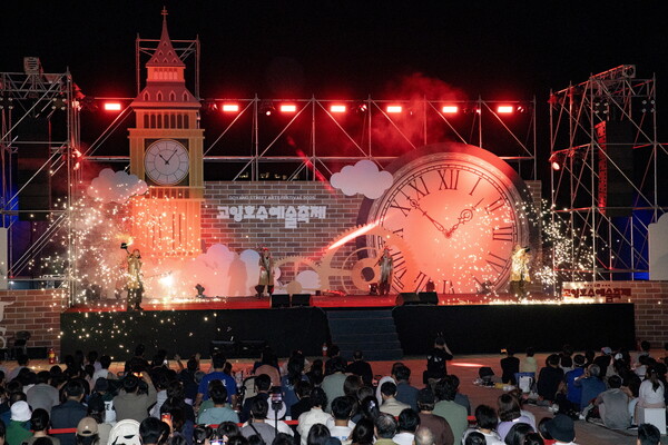 2025 고양호수예술축제 개막…‘불꽃극·드론 라이트 쇼’ 등 볼거리 풍부.   사진제공=고양특례시