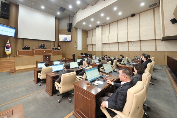 지난 25일 제280회 제2차 정례회를 개회한 마포구의회 현장. 사진=마포구의회