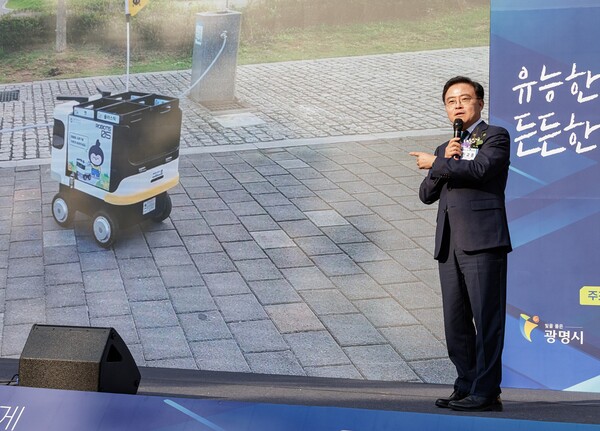 진교훈 구청장이 11월 7일 국회에서 열린 ‘2025 참좋은 지방자치 정책대회’에서 정책발표를 하고 있다. 사진=강서구